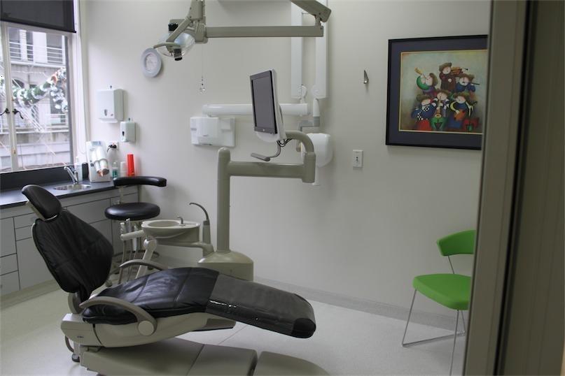dentist dunedin | Treatment chair and dental tools at Bell Hill Dental